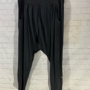 Lululemon Athletica Drop Crotch Yoga Joggers Charcoal Size 8 Like New